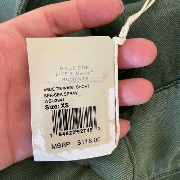 Faherty Arlie green front waist tie shorts - Picture 6 of 10